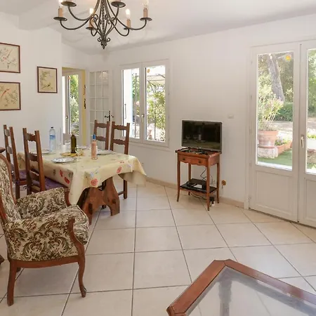 Beautiful In With Kitchen La Garde