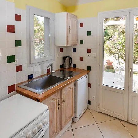 Beautiful In With Kitchen La Garde
